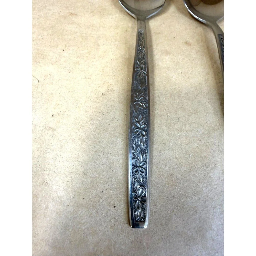 2 Vintage Rogers Co Stanley Roberts La Spana Tablespoons Soup Spoons 7 1/4